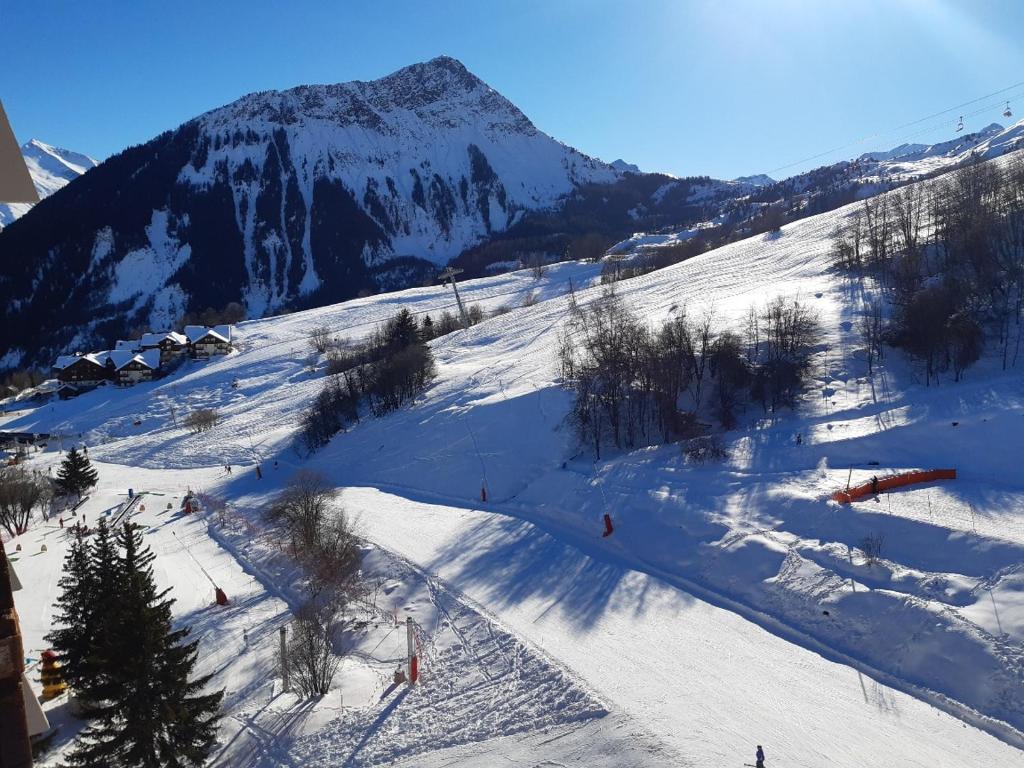 T2 vue piste Residence Vostok Zodiaque appartement pied des pistes 17
