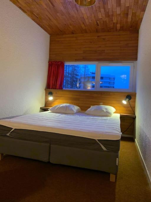 T3 aux Ecrins IV skis aux pieds a Vars appartement pied des pistes 1