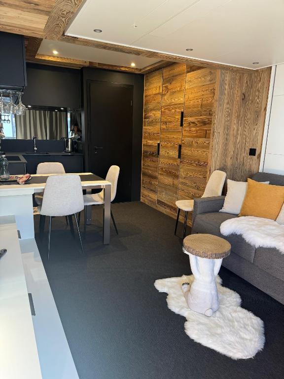 TIGNES VAL DISERE SKI au PIED appartement pied des pistes 8