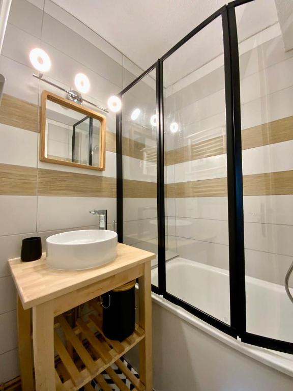 The Edelweiss Renovated studio for 4 people gite pied des pistes 13