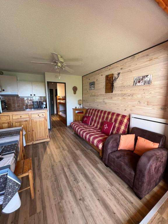Tres joli studio au calme et bien situe appartement pied des pistes 10