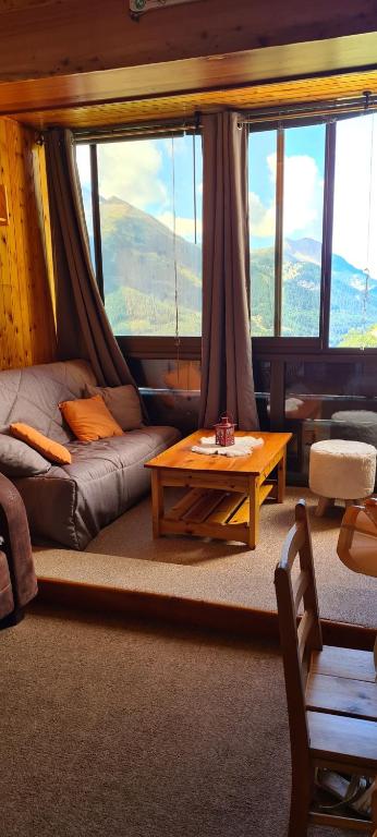Tres joli studio au calme et bien situe appartement pied des pistes 17