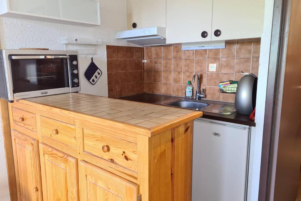 Tres joli studio au calme et bien situe appartement pied des pistes 7
