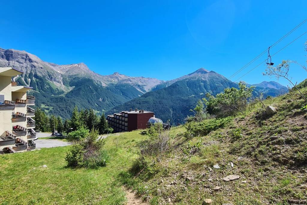 Tres joli studio au calme et bien situe appartement pied des pistes