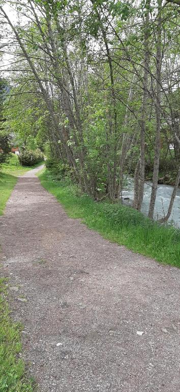 Un havre de paix aux pieds des chemins de montagne appartement pied des pistes 10