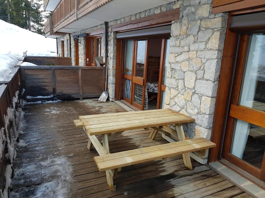 Un hiver a Courchevel Ski in ski out appartement pied des pistes 9