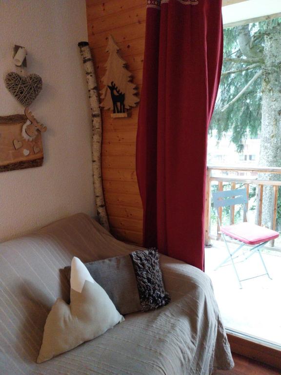 VALFREJUS Appartement LErable Les Chalets de Florence 2 Chaleureux et fonctionnel plein centre a cote des telecabines 4 a 7 pers appartement pied des pistes 1