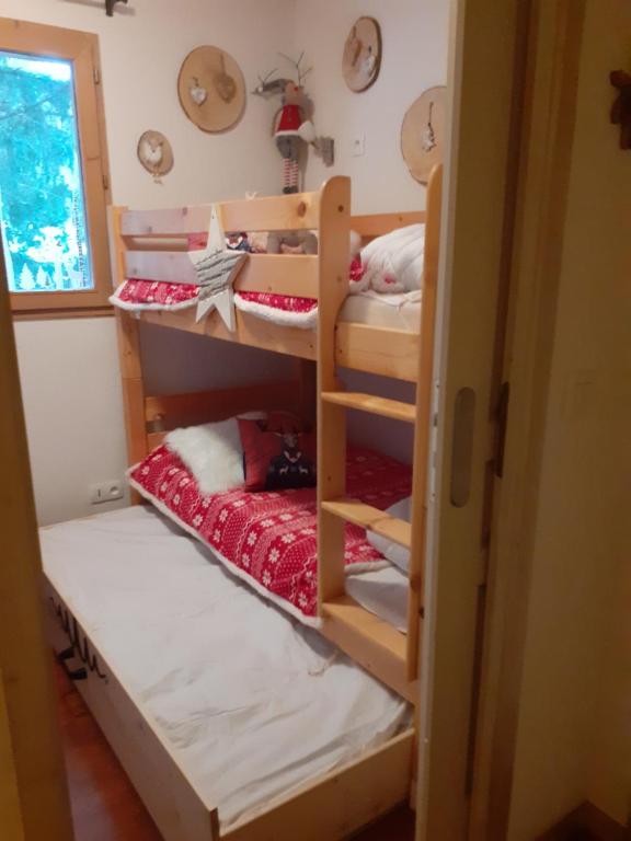 VALFREJUS Appartement LErable Les Chalets de Florence 2 Chaleureux et fonctionnel plein centre a cote des telecabines 4 a 7 pers appartement pied des pistes 10
