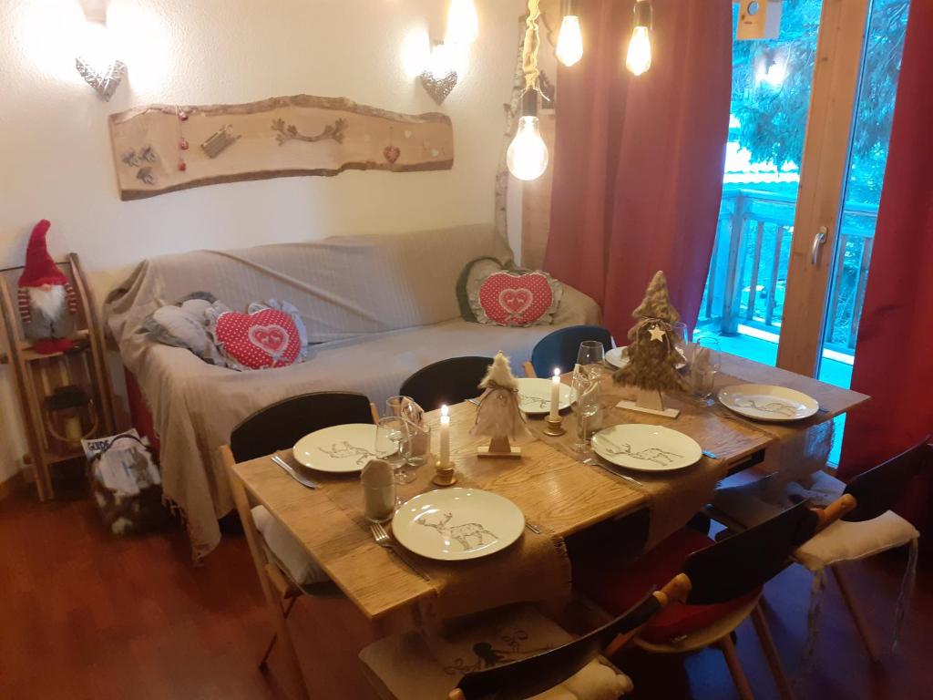VALFREJUS Appartement LErable Les Chalets de Florence 2 Chaleureux et fonctionnel plein centre a cote des telecabines 4 a 7 pers appartement pied des pistes 11