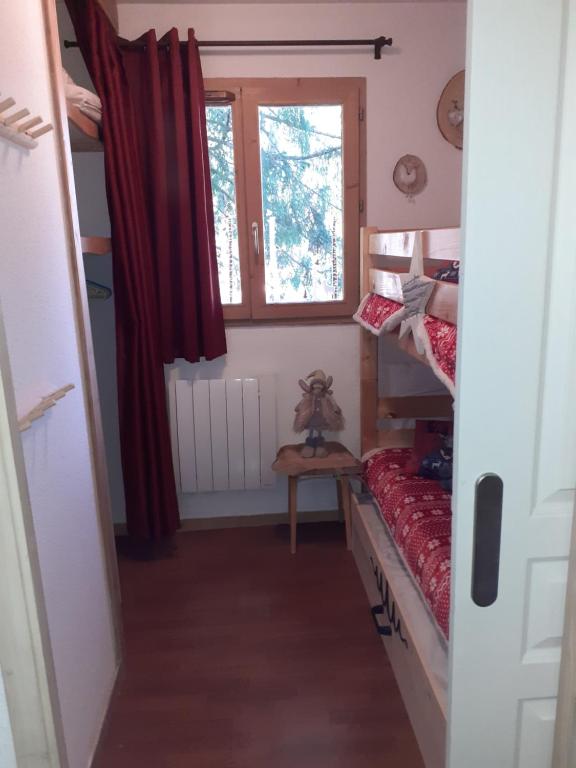 VALFREJUS Appartement LErable Les Chalets de Florence 2 Chaleureux et fonctionnel plein centre a cote des telecabines 4 a 7 pers appartement pied des pistes 19