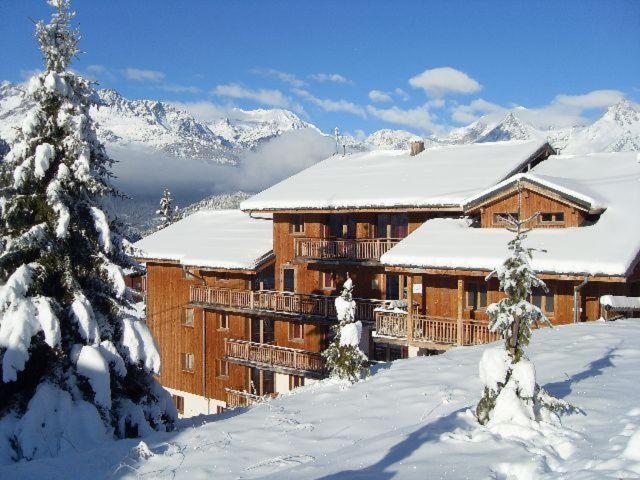 VALFREJUS Appartement LErable Les Chalets de Florence 2 Chaleureux et fonctionnel plein centre a cote des telecabines 4 a 7 pers appartement pied des pistes 5