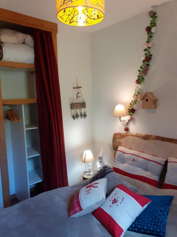 VALFREJUS Appartement LErable Les Chalets de Florence 2 Chaleureux et fonctionnel plein centre a cote des telecabines 4 a 7 pers appartement pied des pistes 6