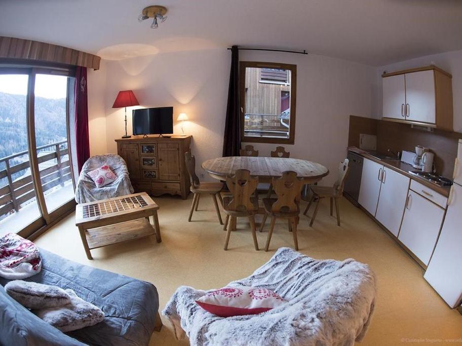 VAUJANYLOCATIONS Chalet De Marie gite pied des pistes 7