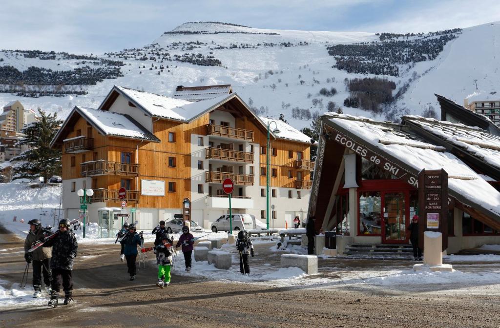 Vacanceole Au Coeur des Ours hotel pied des pistes 8