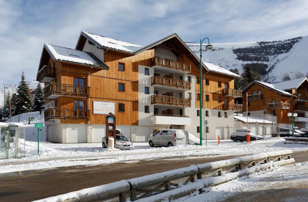 Vacanceole Au Coeur des Ours hotel pied des pistes 9