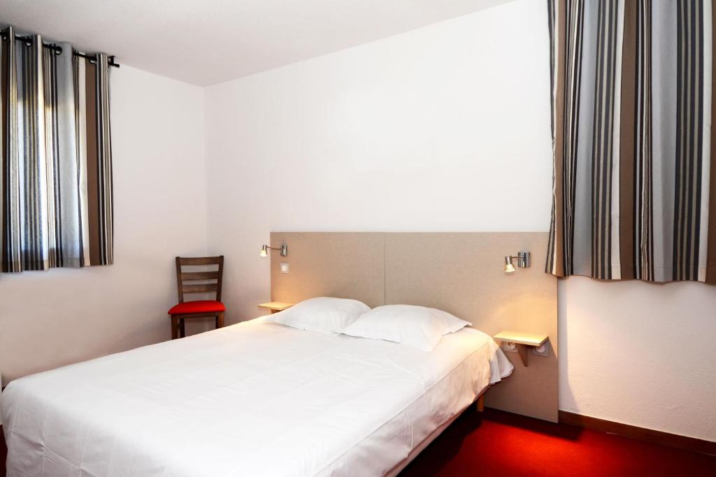 Vacanceole Les Chalets de lIsard hotel pied des pistes 17