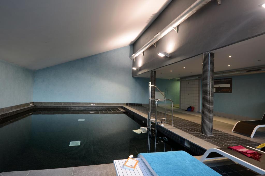 Vacanceole Les Chalets de lIsard hotel pied des pistes 3