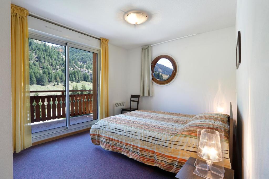 Vacanceole Les Chalets du Verdon hotel pied des pistes 1