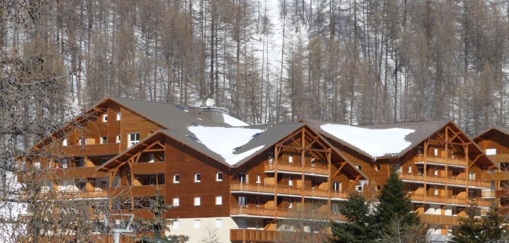 Vacanceole Les Chalets du Verdon hotel pied des pistes 9