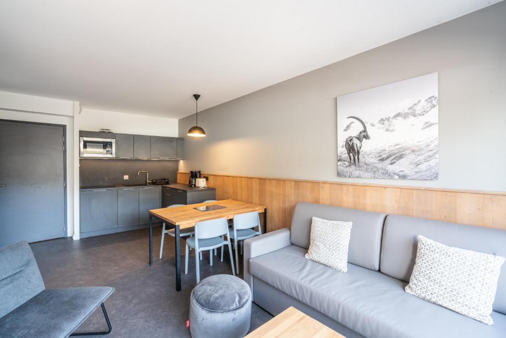 Vacanceole Les Ecrins dAuris appartement pied des pistes 11