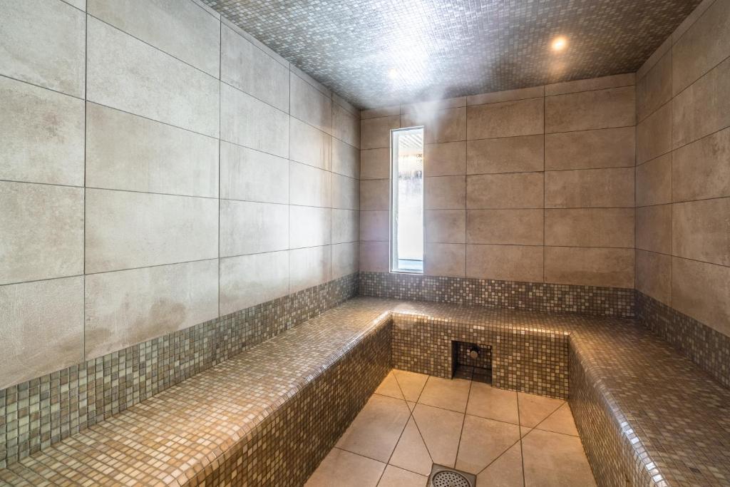 Vacanceole Les Ecrins dAuris hotel pied des pistes 5