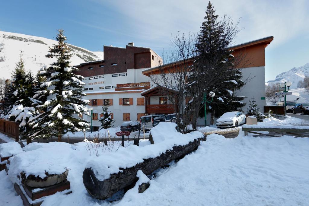 Vacanceole Residence LEdelweiss hotel pied des pistes 1