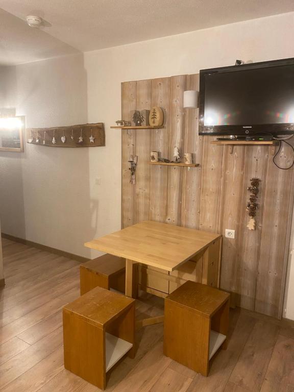 Val Thorens studio cabine sud centre station appartement pied des pistes 1