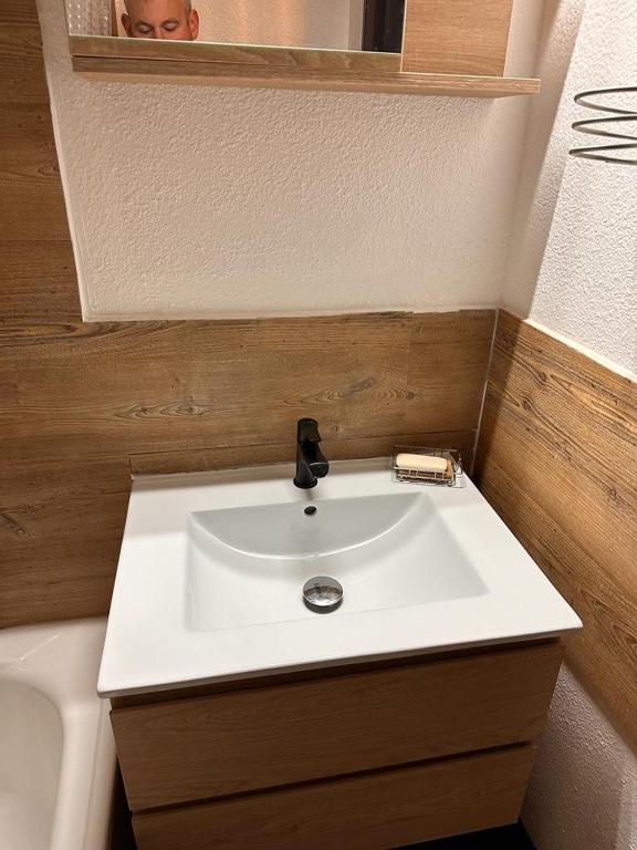 Valfrejus Studio 19m2 cosy 60 m des pistes draps non compris appartement pied des pistes 2
