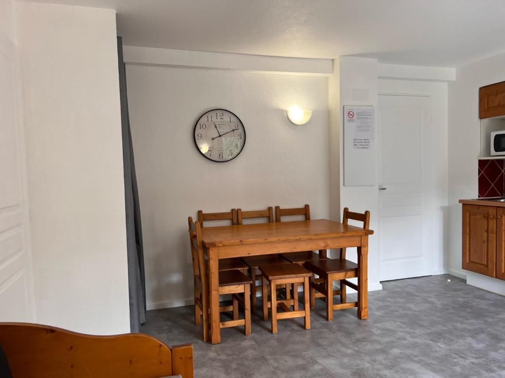 Vars Appart spacieux renove 4 couchages dans chalet appartement pied des pistes 10