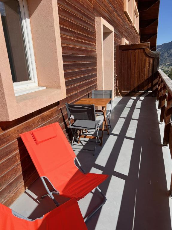 Vars Appart spacieux renove 4 couchages dans chalet appartement pied des pistes 17