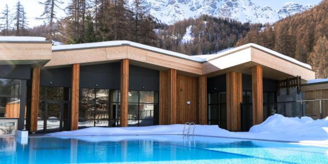 Vars Appart spacieux renove 4 couchages dans chalet appartement pied des pistes 3