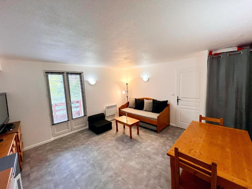 Vars Appart spacieux renove 4 couchages dans chalet appartement pied des pistes 5