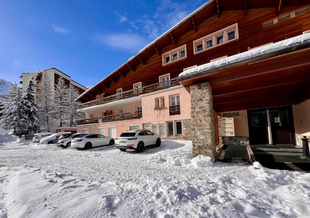 Vars Appart spacieux renove 4 couchages dans chalet appartement pied des pistes 6