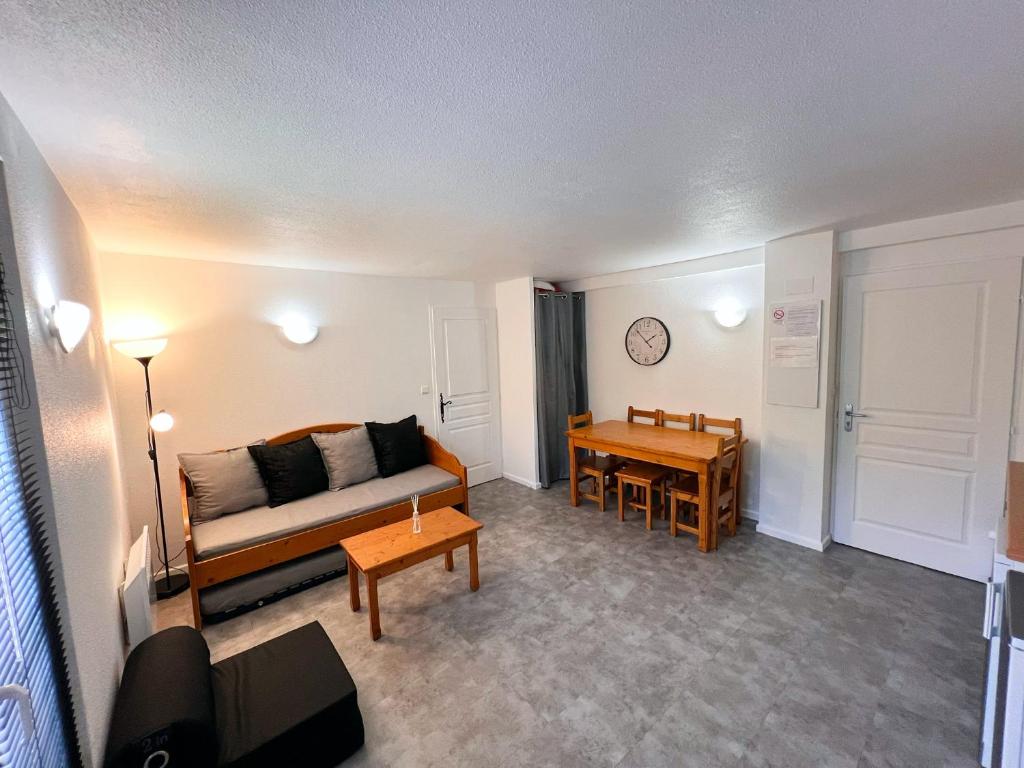 Vars Appart spacieux renove 4 couchages dans chalet appartement pied des pistes