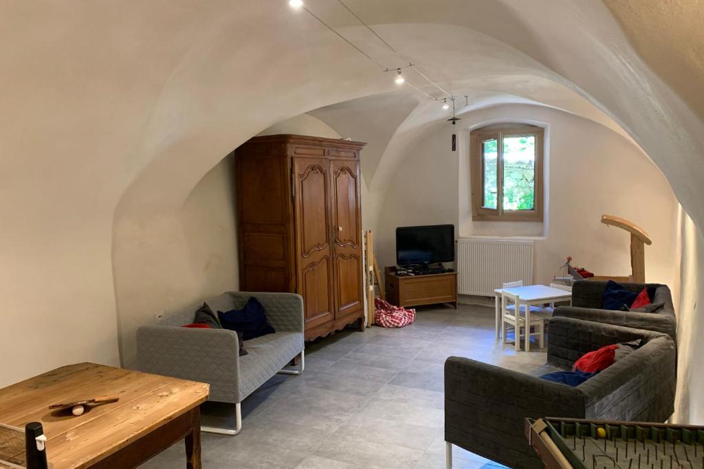Village House In The Heart Of Saint Chaffrey gite pied des pistes 1