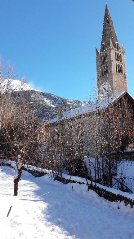 Village House In The Heart Of Saint Chaffrey gite pied des pistes 11