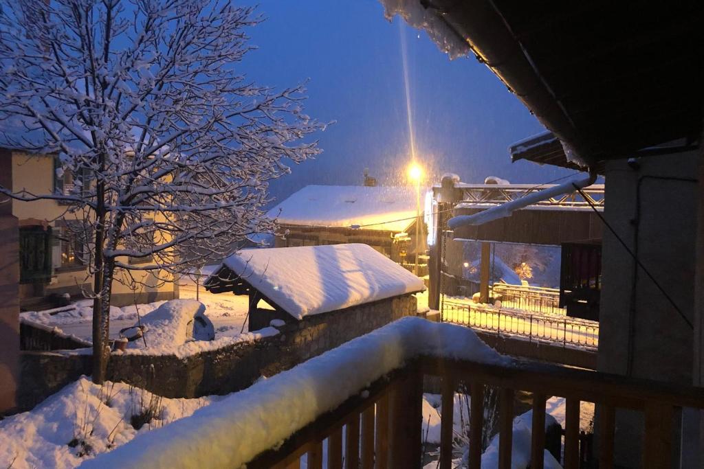 Village House In The Heart Of Saint Chaffrey gite pied des pistes 13