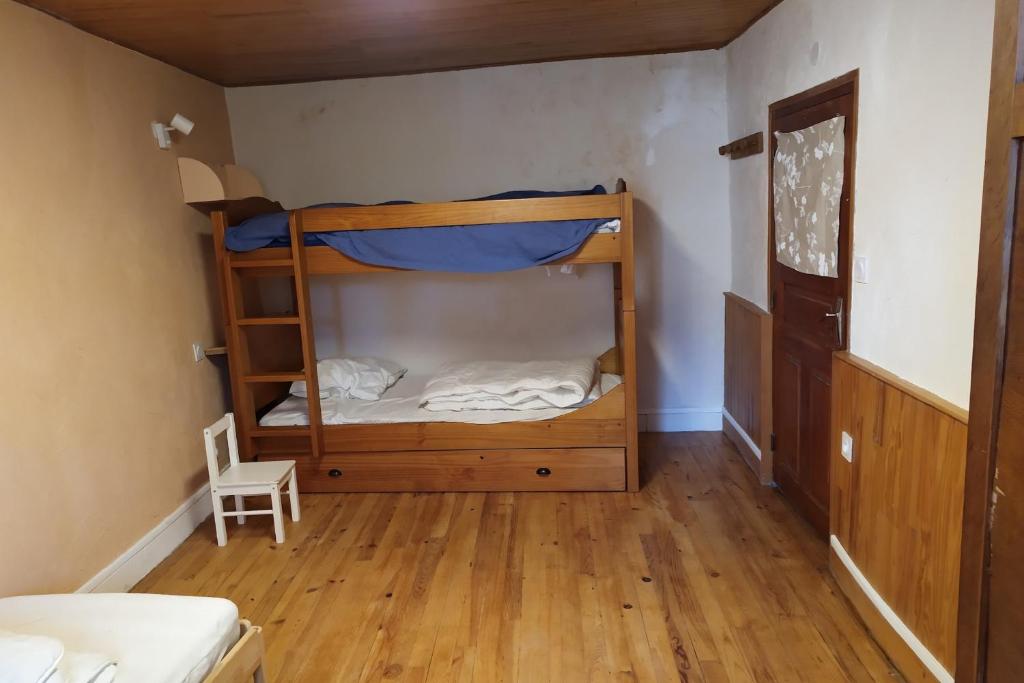 Village House In The Heart Of Saint Chaffrey gite pied des pistes 5