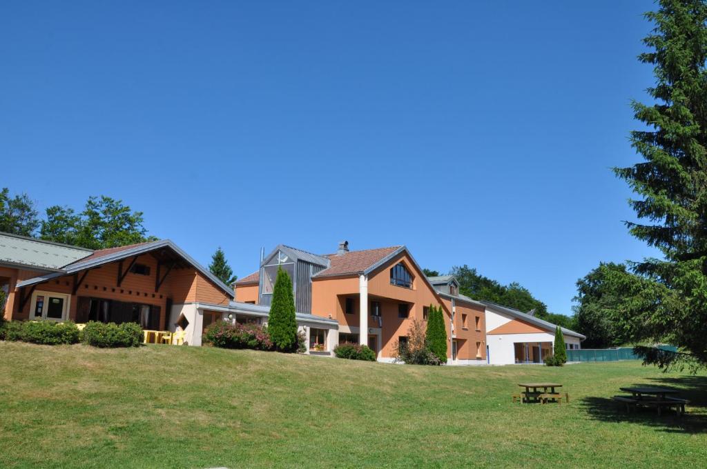 Village vacances Chalet de la Haute Joux hotel pied des pistes 5