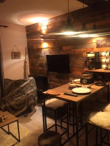 Vue exceptionnelle ALPE D HUEZ appartement pied des pistes 2
