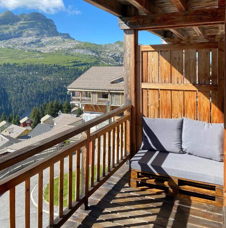 Vue panoramique sur les montagnes plein Sud T2 Skis aux pieds Piscine Spa appartement pied des pistes 12