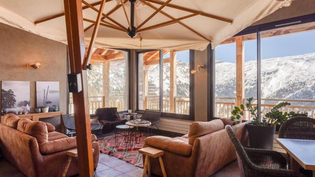 Vue panoramique sur les montagnes plein Sud T2 Skis aux pieds Piscine Spa appartement pied des pistes 16