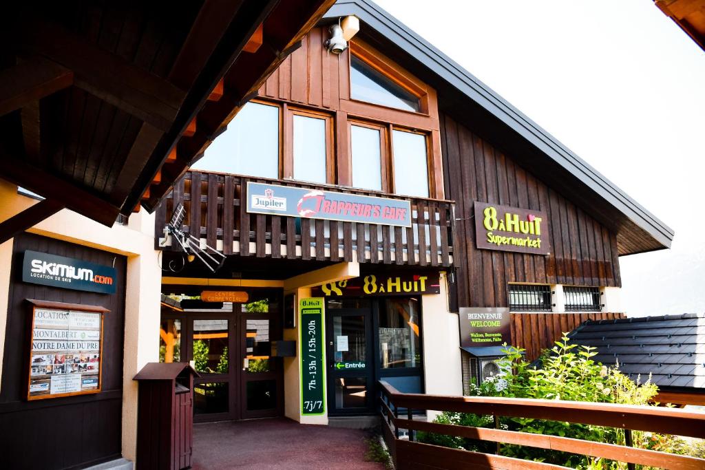 Your apartment near the ski lift appartement pied des pistes 12