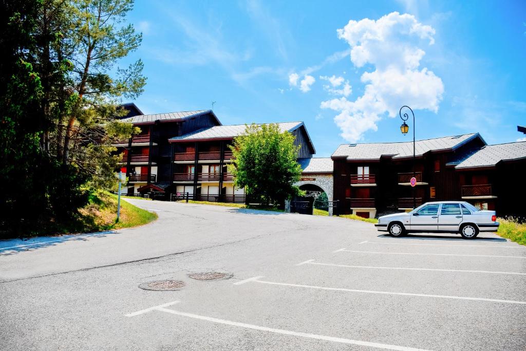 Your apartment near the ski lift appartement pied des pistes 18