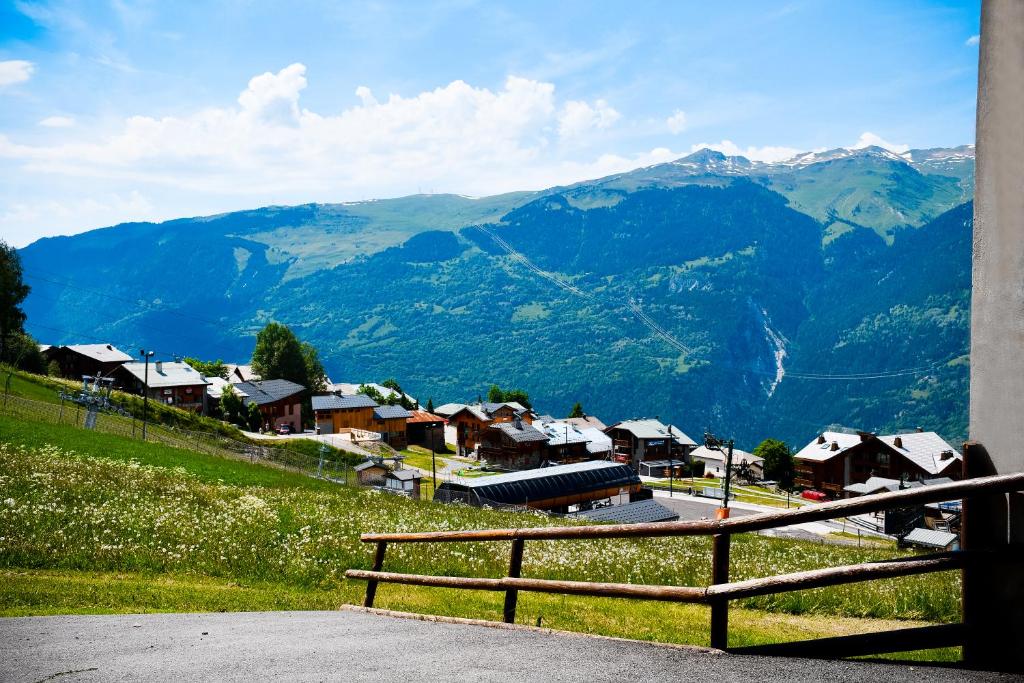 Your apartment near the ski lift appartement pied des pistes 8