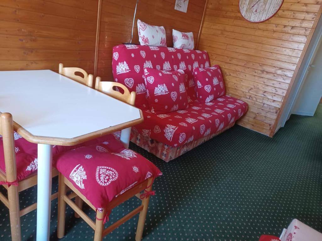 appart entierement renove les coches la Plagne appartement pied des pistes 9