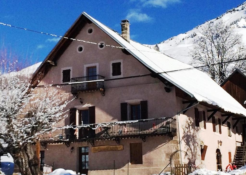 appartement edlweiss 4 pers dans gitela maison daugustin classe 3 etoiles la tour73530 st jean darves appartement pied des pistes