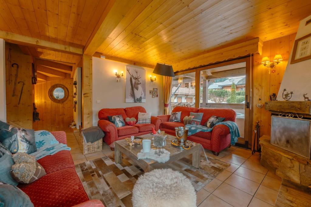 chalet Amitie familial de luxe avec JACUZZI a 150 m des pistes de ski de la Turche Parking prive WIFI fibre cheminee avec bois chalet pied des pistes 11