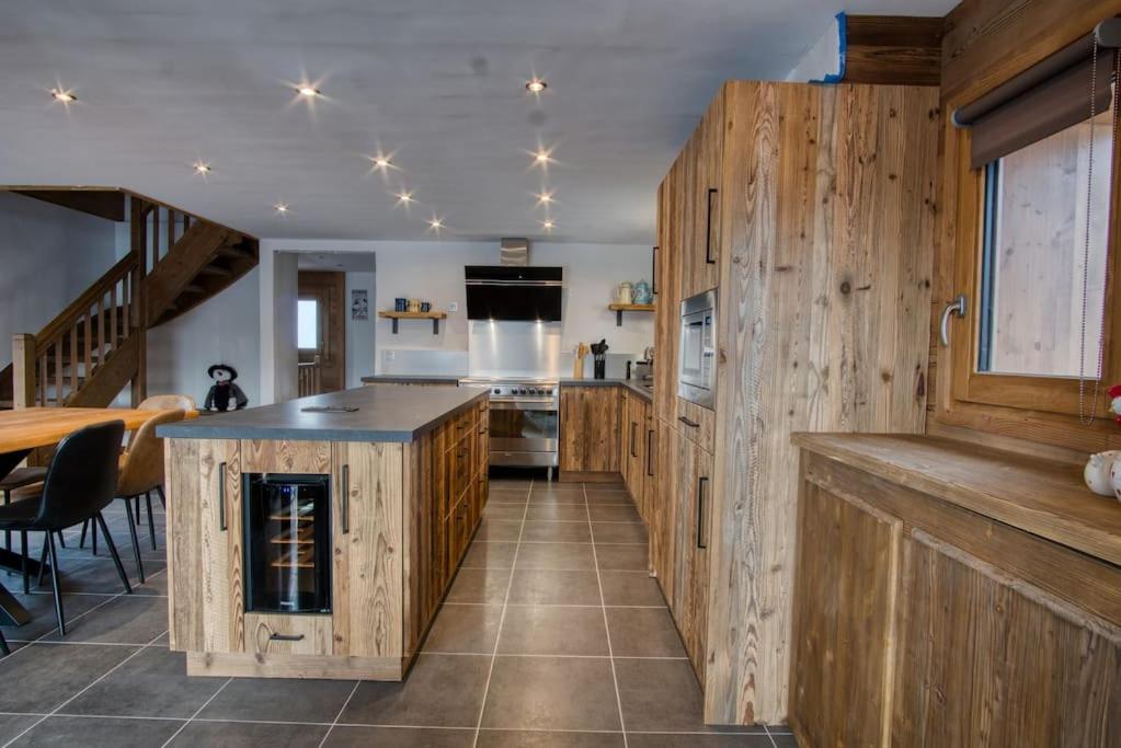 chalet lOrignal 145m2 10pers pied de pisteSPA gite pied des pistes 12
