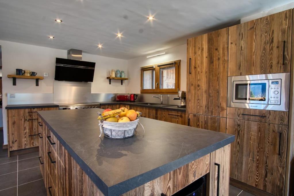 chalet lOrignal 145m2 10pers pied de pisteSPA gite pied des pistes 13